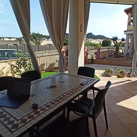Casa Leon By La Via Del Mare Viaggi E Vacanze 빌라시미우스